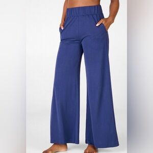 Fabletics Erin Washed Tricot Pants (size M)